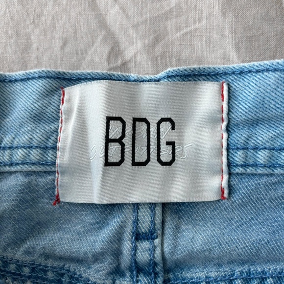 ‼️SOLD‼️BDG low rise straight leg bow fit light wash relaxed fit blue jeans - Picture 5 of 9